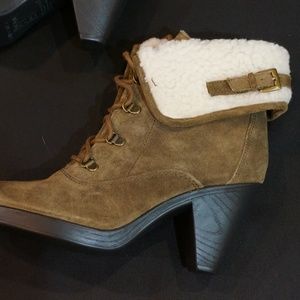 NWOB AEROSOLES bootie size 8